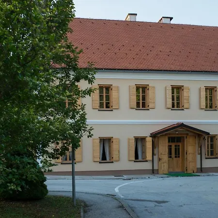 Viktorija Bed & Breakfast 3*