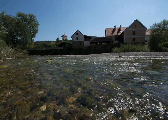 Viktorija Bed & Breakfast 3*