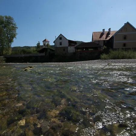 Viktorija Bed & Breakfast 3*